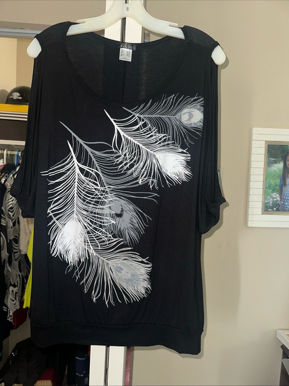 VENUS Black Cold-Shoulder Top with White Feather Print